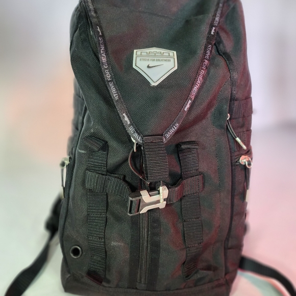 Lebron 'Strive For Greatness' Backpack - Picture 2 of 8
